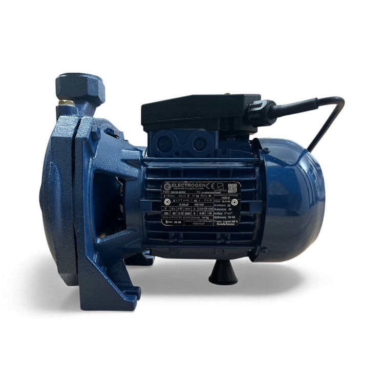 نمای نزدیک بدنه پمپ الکتروژن CM100، نمایش جزئیات شاسی، بدنه چدنی و بخش میانی پمپ